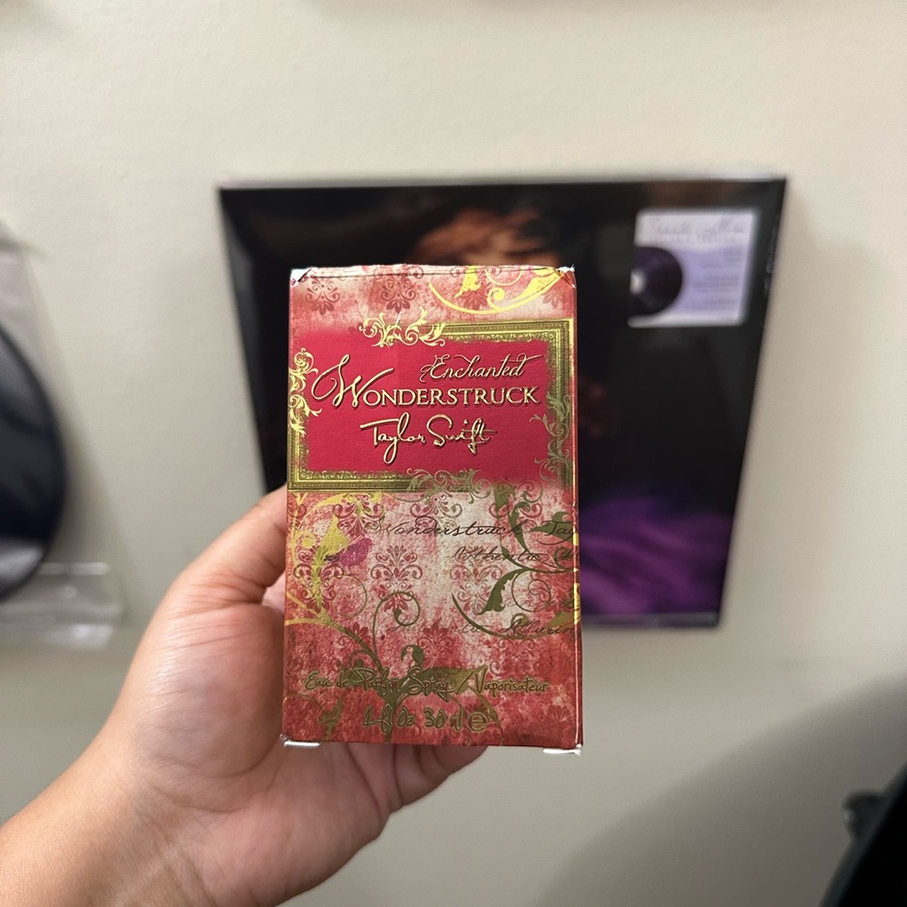 Enchanted Wonderstruck Perfume Taylor Swift